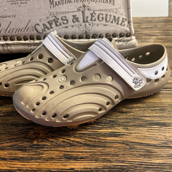 COPY - Dawgs ultralight unisex beige and white golf shoes size 10 - Picture 1 of 4